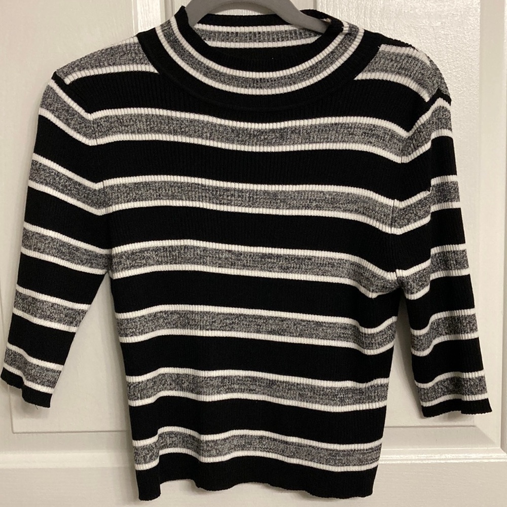 Stripped semi turtle neck! Like new. Never worn. (The Slope)